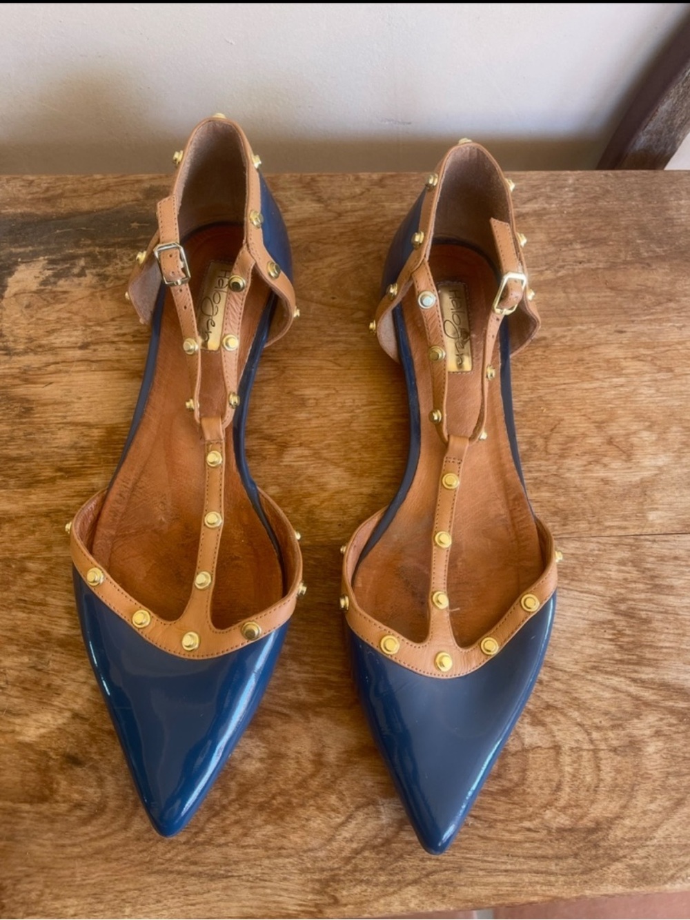HALOGEN “Olsen” Blue Tan Gold Studded T-Strap Leather Pointed Toe Flats Sz 9.5 - Picture 2 of 11
